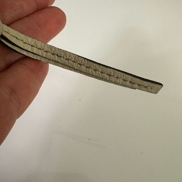 Gucci Interlocking G Leather Tassel Key Ring White Silver - Picture 7 of 8